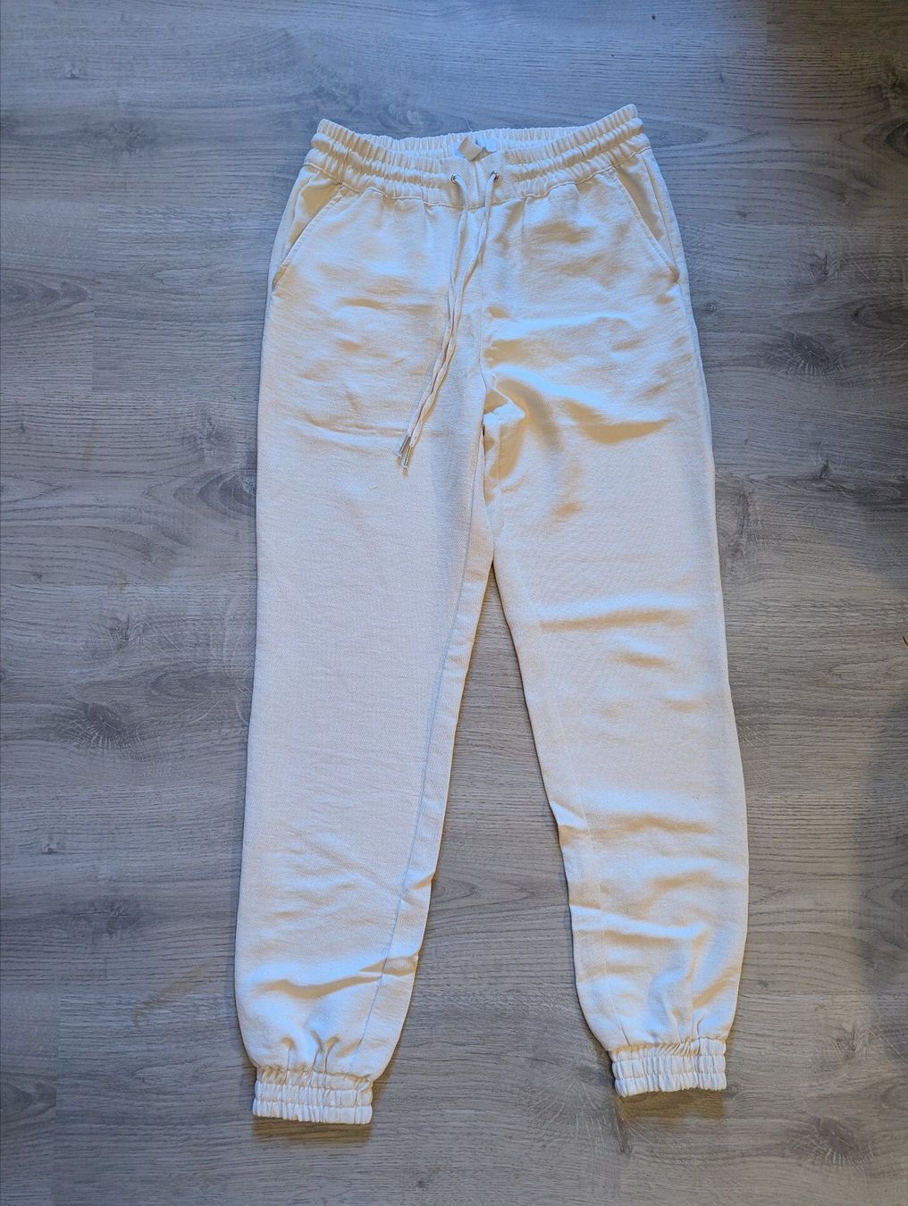 H&M Pantaloni: H&M Damen Hose, Gr. 34/36, beige – Usato da Goldingen venduto da YouAreMySunshine