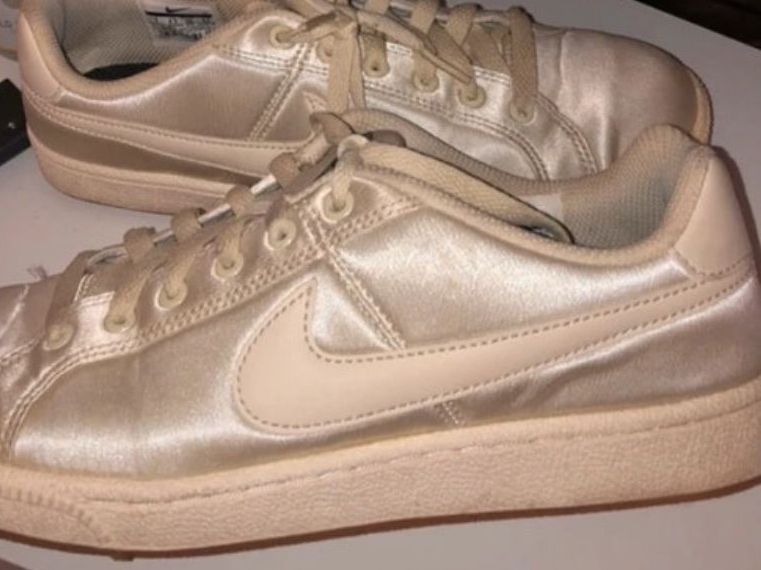 Nike Chaussures femmes: Nike Court Royale – Neuf (Voir description) à Solothurn par atejes 1