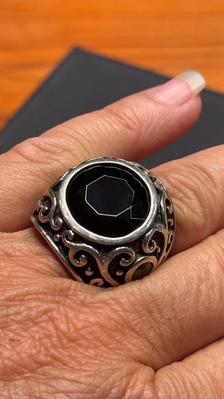 Anelli: Toller Fingerring mit schwarzem Turmalin – Usato da La Punt Chamues-ch venduto da Mausibeinli 3