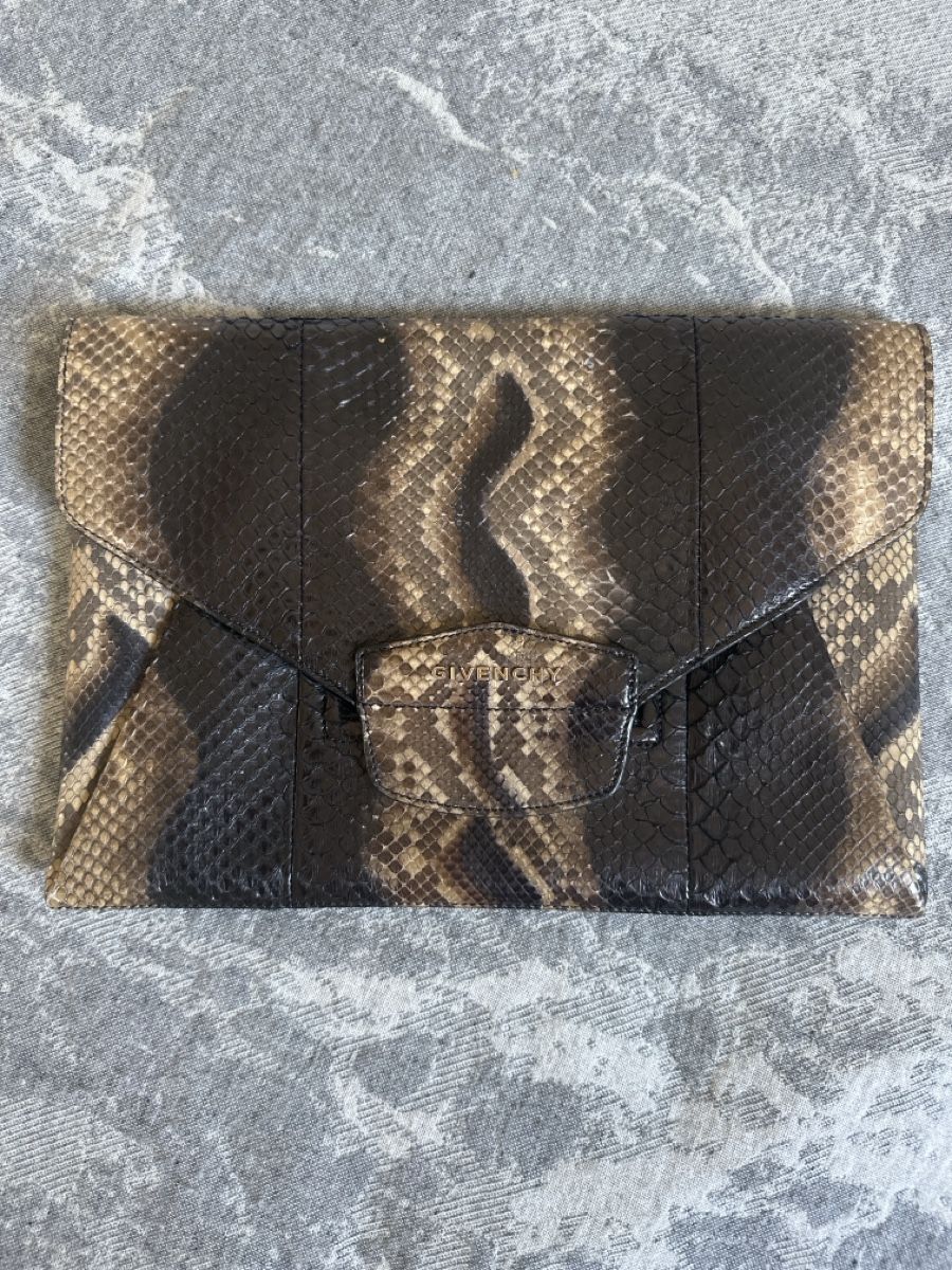 Givenchy Taschen für Damen: Pochette Givenchy python naturel certifiée CITES occasion – Neu (gemäss Beschreibung) aus Commugny von rus_my8v
