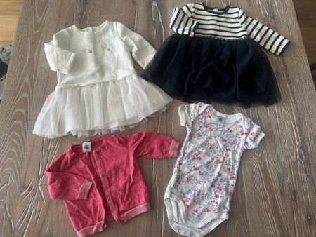 Petit Bateau Girlskleider-Set 4-teilig Grösse 67cm/6 Monate
