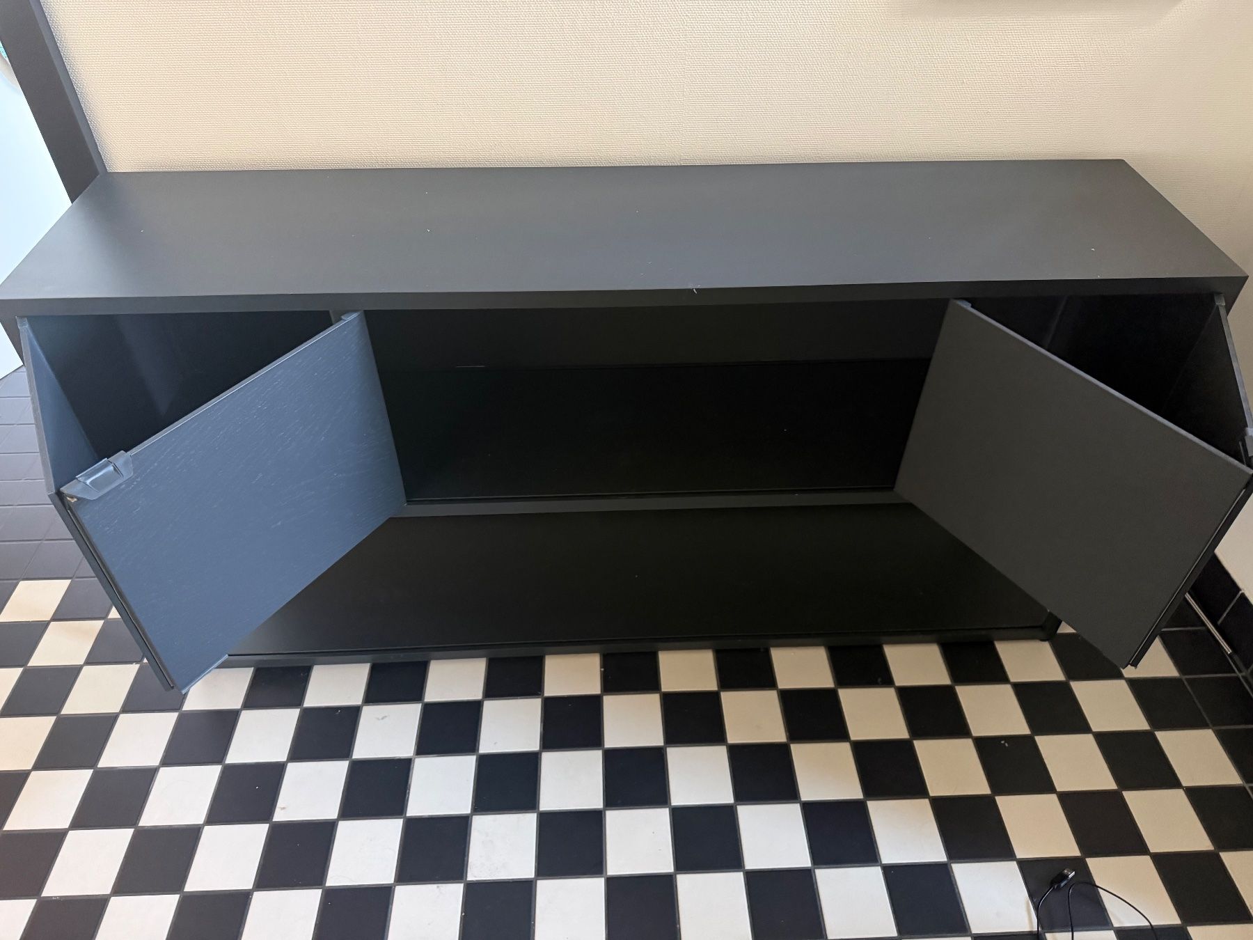 Cassettiere: Modernes Sideboard / Konsolentisch mit Stauram – Usato da Zürich venduto da Sydney20011 1