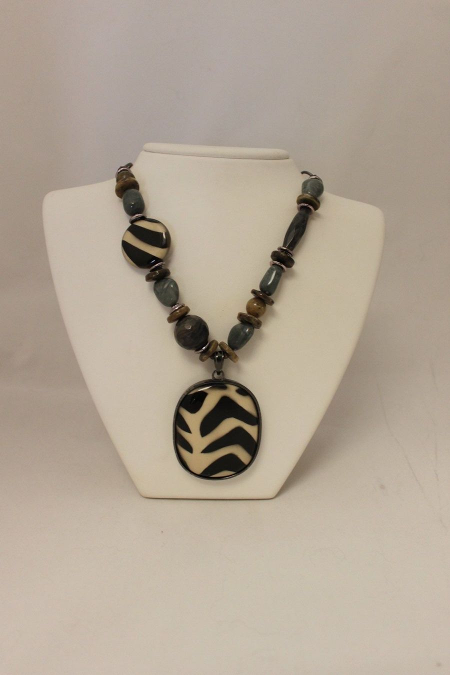 Catenine: Collier type africain – Nuovo e nell'imballaggio originale da Marsens venduto da fakia 1