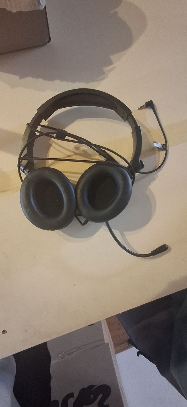 Kopfhörer: LED Headset Stealht – Gebraucht aus Staffelbach von jen_g2yd