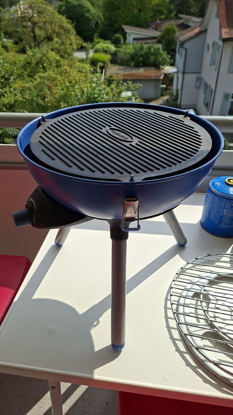 Griglie: Gasgrill günstig abzugeben – Usato da Zug venduto da 2005_matthias