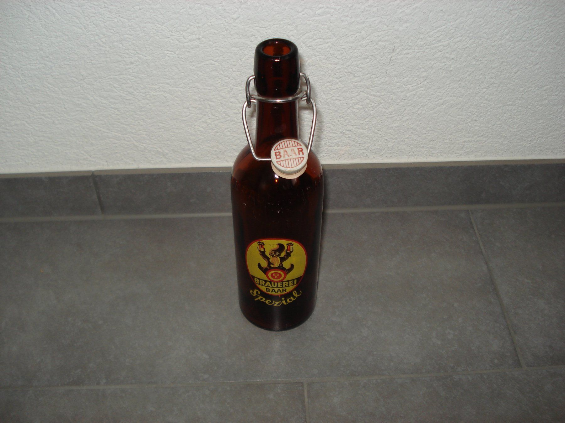 Gläser, Krüge & Flaschen: Sehr alte Bierflasche mit Bügelverschluss – Gebraucht aus Root von vil_k76z