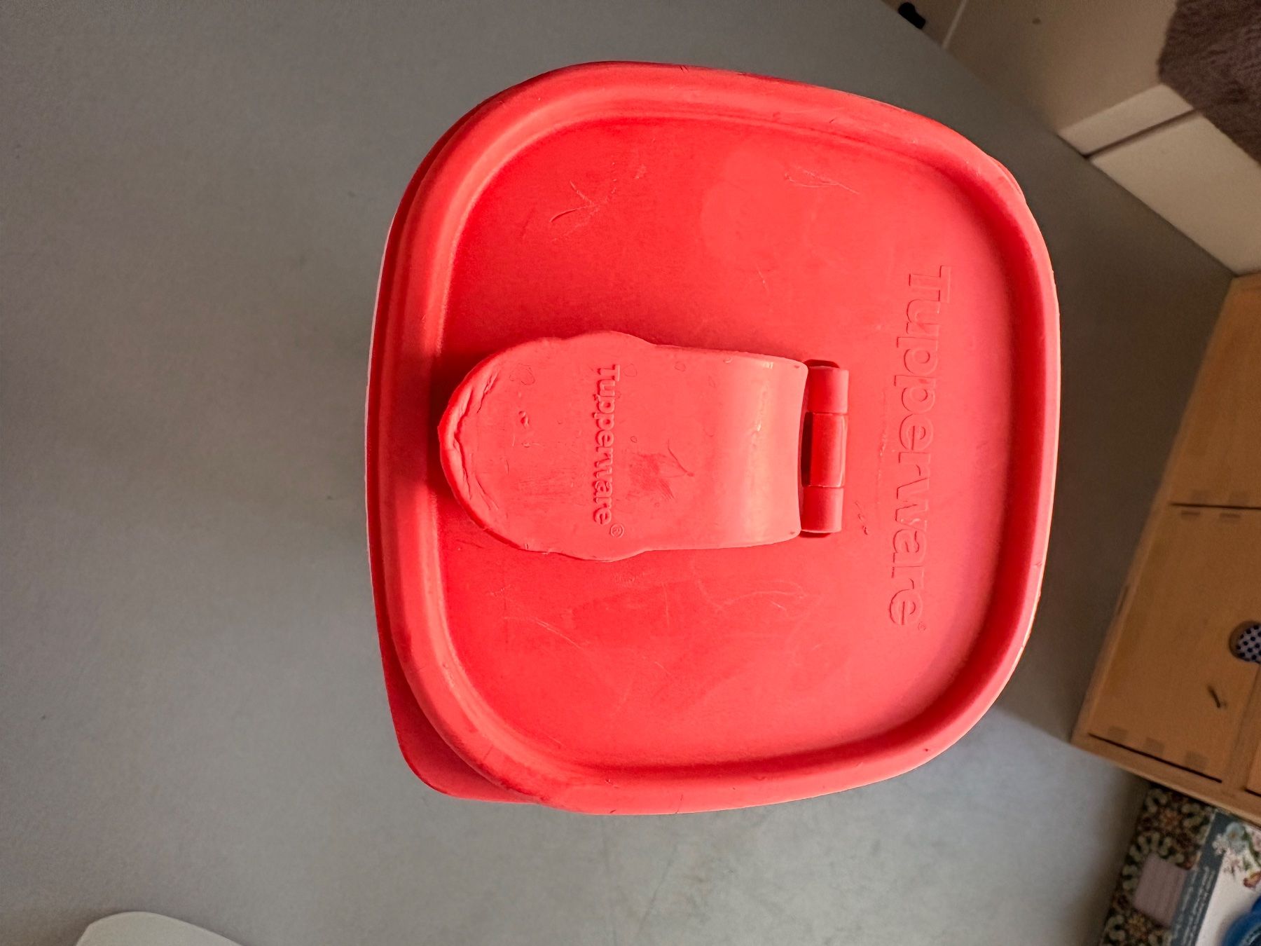 Tupperware Contenitori & Simili: Tupperware Slim Krug 2L – Usato da Emmenbrücke venduto da Pajuma 1