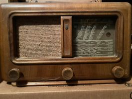 Alter Minerva Röhrenradio zu verkaufen