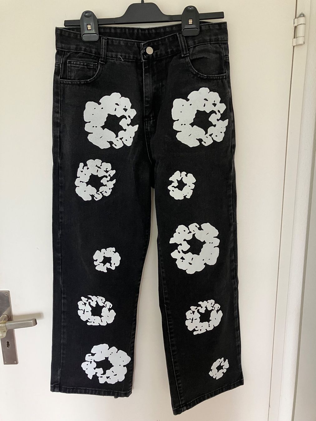 Jeans: Schwarze Jeans Typ Denim Tears, Grösse L – Usato da Thalwil venduto da ansae17