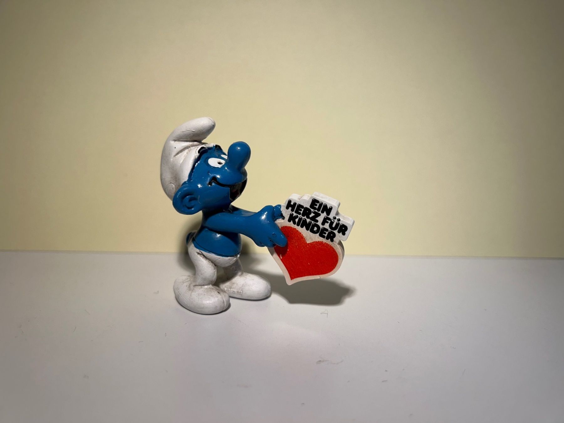 Schleich Statuette: Schlumpf "Ein Herz für Kinder" – Usato da Bern venduto da Calimero1600