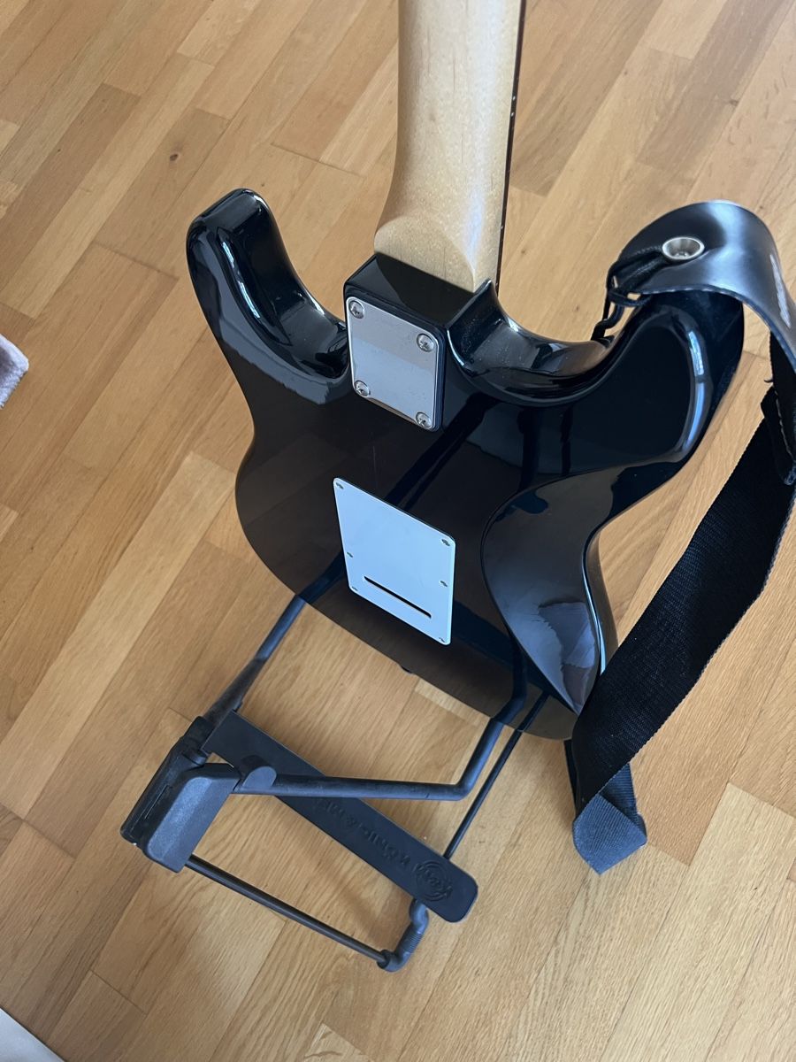 Aria Musikinstrumente: E-Gitarre – Gebraucht aus Gossau SG von mrs_h99 1