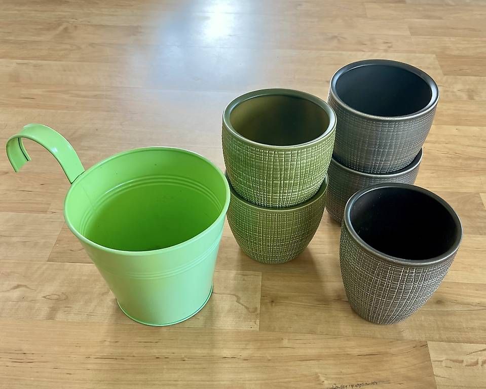 Pots de fleurs: Vers. Töpfe – D'occasion à Ebikon par may_vx87