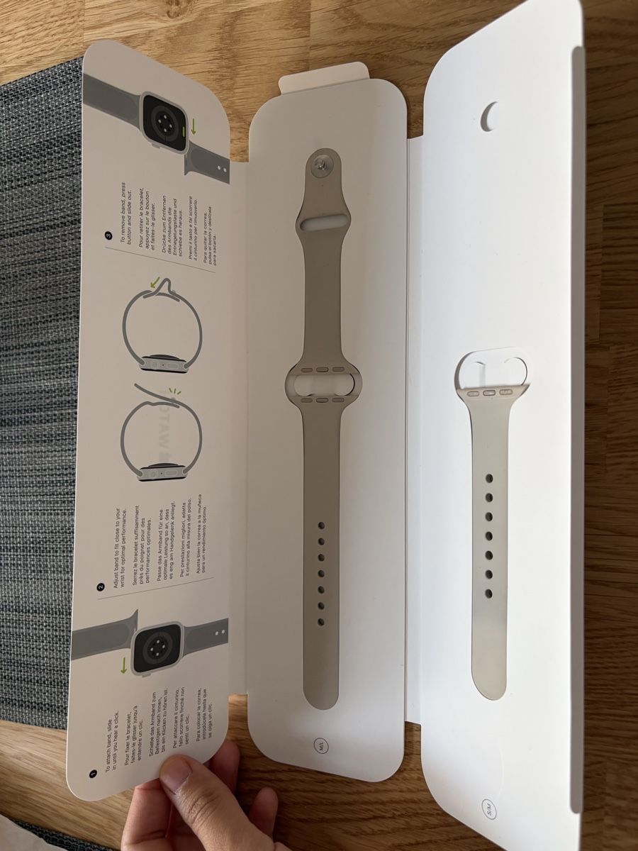 Apple Smartwatch: Apple Watch SE 2.Generation 40mm Starlight – Usato da Zürich venduto da mse_5rwj 2