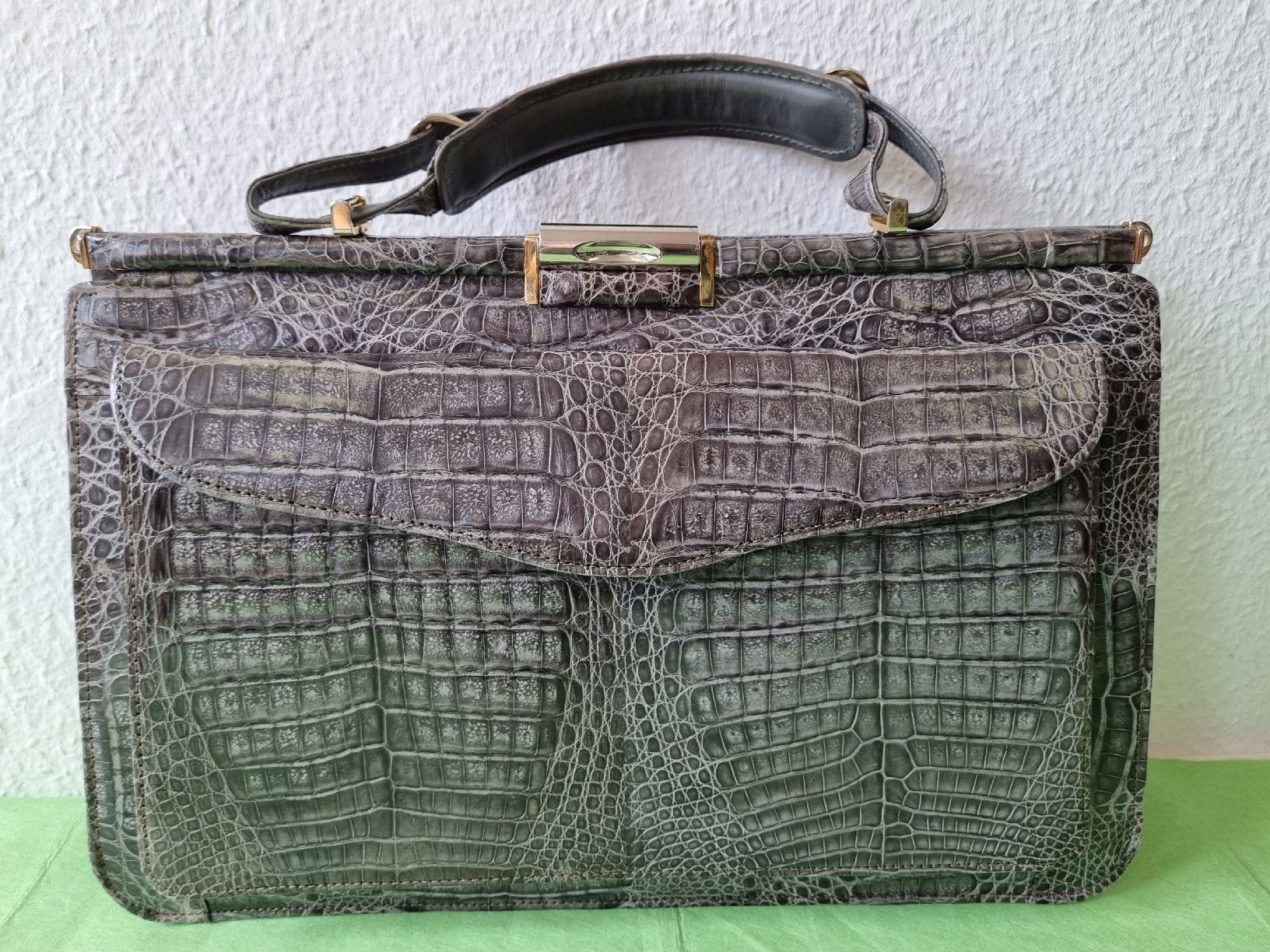 Borse da donna: Krokodilleder Handtasche – Usato da Schönenwerd venduto da Chez_Mimi