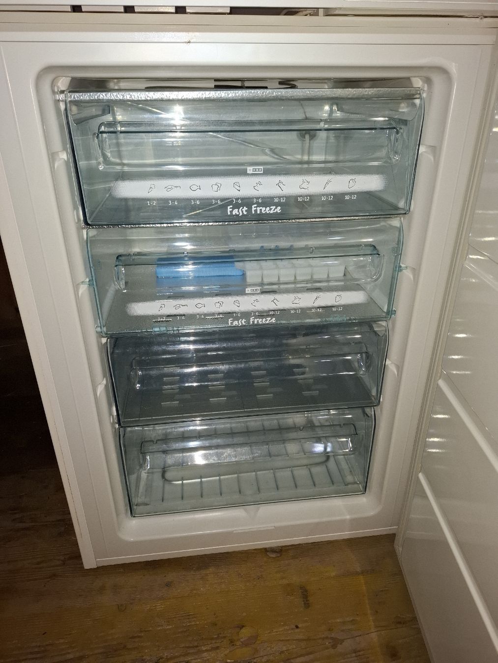Gefrierschrank: Gefrierschrank Elektrolux 110l – Gebraucht aus Bowil von Yfazer 2