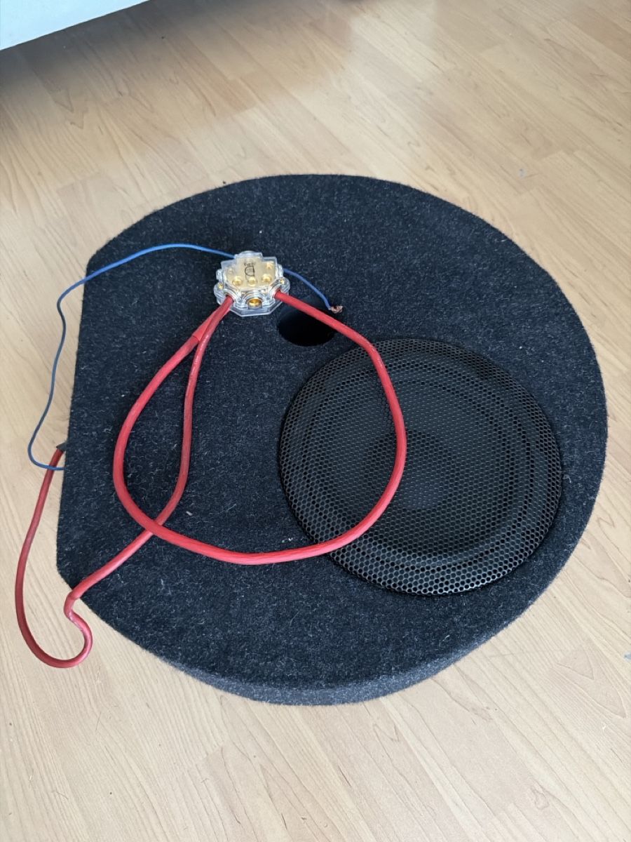 Accessori per altri veicoli: Verkaufe einen Axton Reserverad Subwoofer – Usato da Laufen venduto da tommey90 4