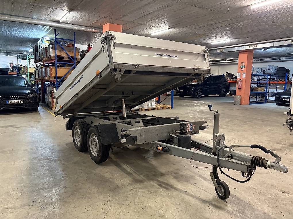 Camions-bennes: Kipper 3 Seiten Kipper  – D'occasion à Lausen par Gjuliana4 1