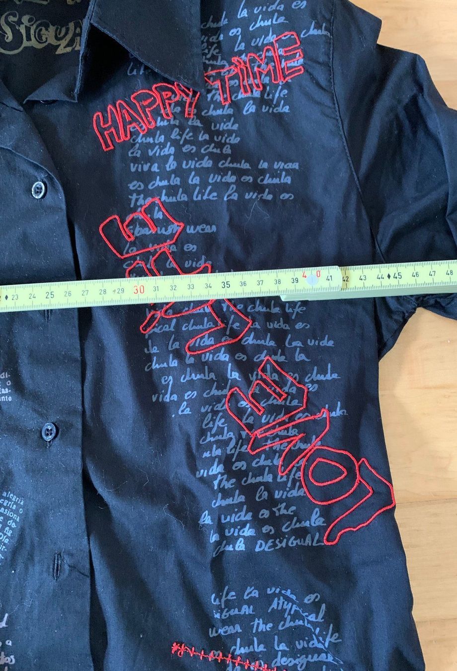 Desigual Camicette: schöne Bluse Desigual, schwarz mit Schrift – Nuovo (secondo la descrizione) da Zäziwil venduto da kreative-ideen 4