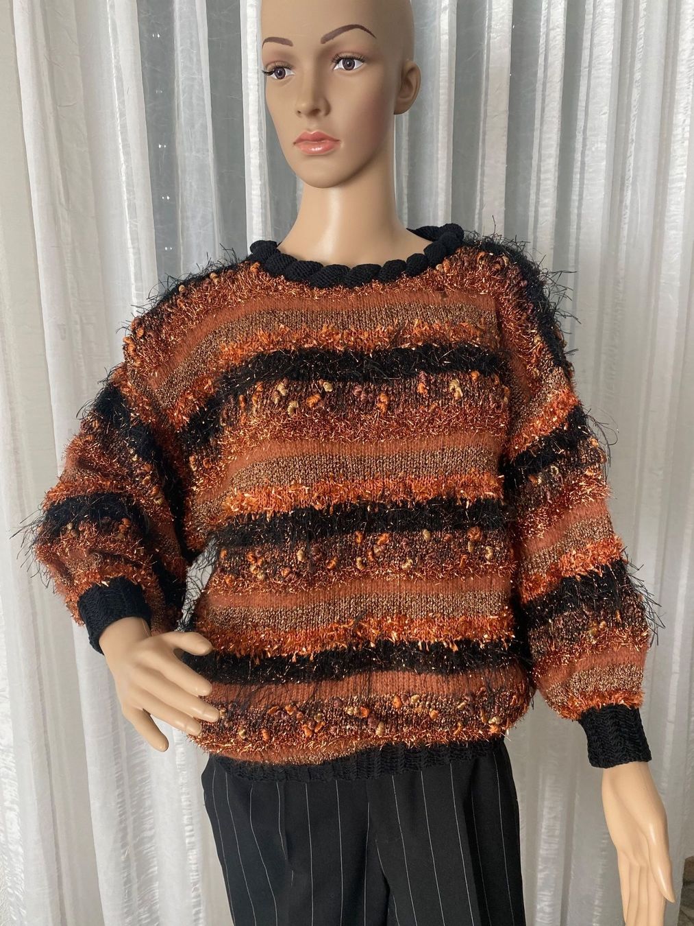 Maglioni & Felpe: Perfekter Auftritt - UNIKAT - HAND MADE Strickpulli, M/L – Usato da Winkel venduto da ferrari2022 5