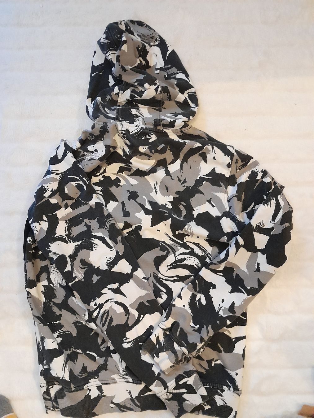 Maglioni & Felpe: Pull à capuche Non Grada camouflage, taille M, parfait état – Usato da Renens VD venduto da ser_j2fn 1