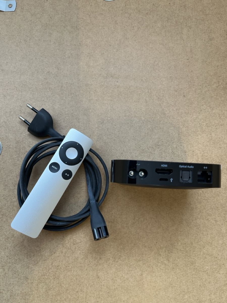 Apple Sistemi audio & multimediali: Apple TV Model A1469 – Usato da Zäziwil venduto da Nepomuk14 2