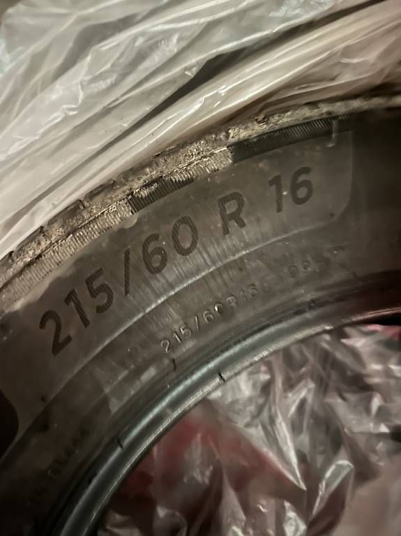 Sonstiges Schreiben & Zeichnen: 2 Pneus été 215/60 R16 99H – Gebraucht aus Sonvilier von eme_2vyf