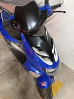 Scooter Aprilia SR 50 blu in buone condizioni usato
