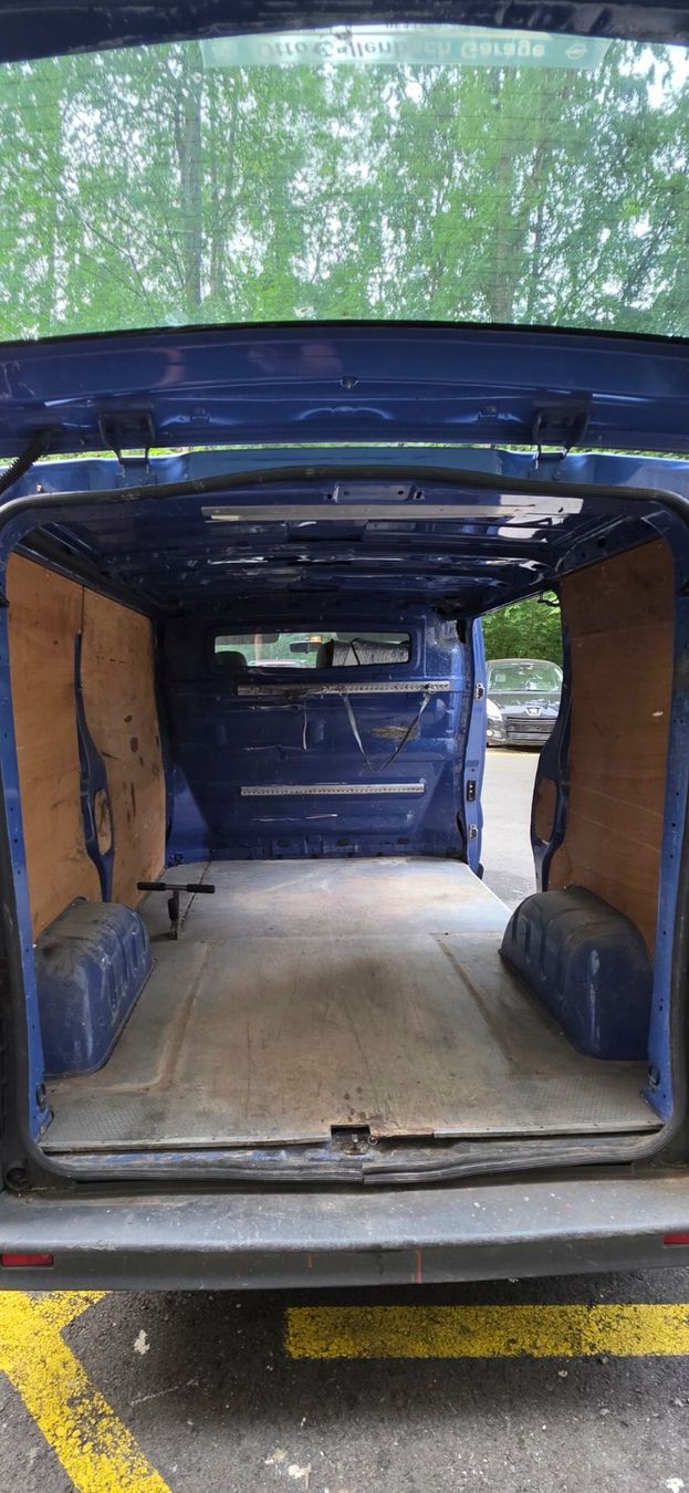 Opel Veicoli commerciali: OPEL VIVARO 2.0D - 2010 - MFK 09.2022 – Usato da Fribourg venduto da dccis.ch 3