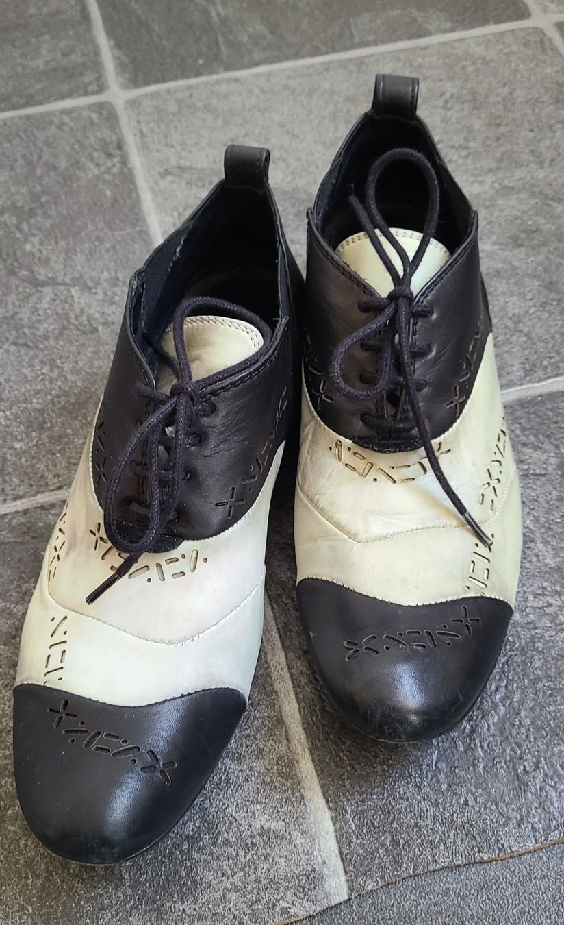 Scarpe da donna: Schnürschuhe von Girbaud, Gr. 36 – Usato da Basel venduto da arozul