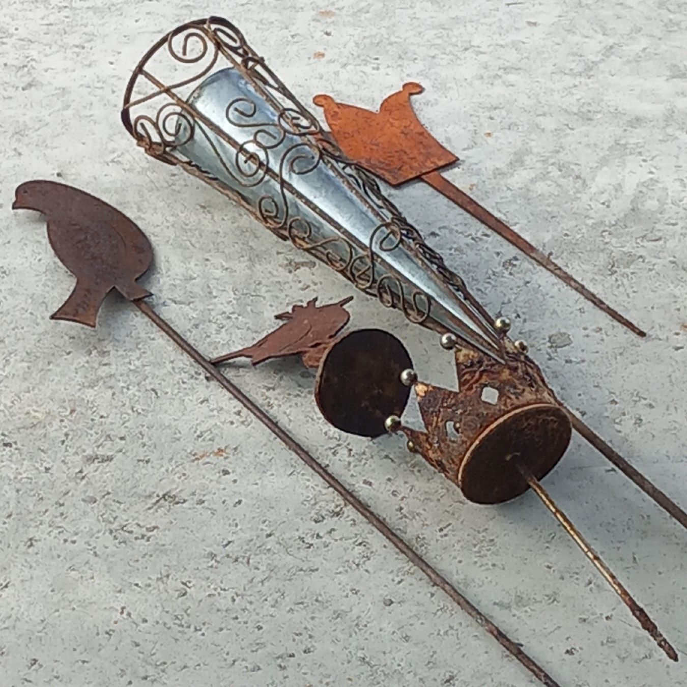 Pfister Alle Dekorationen: 5x Garten Roost Dekos 4x Stecker Vintage – Gebraucht aus Aegerten von gismolini