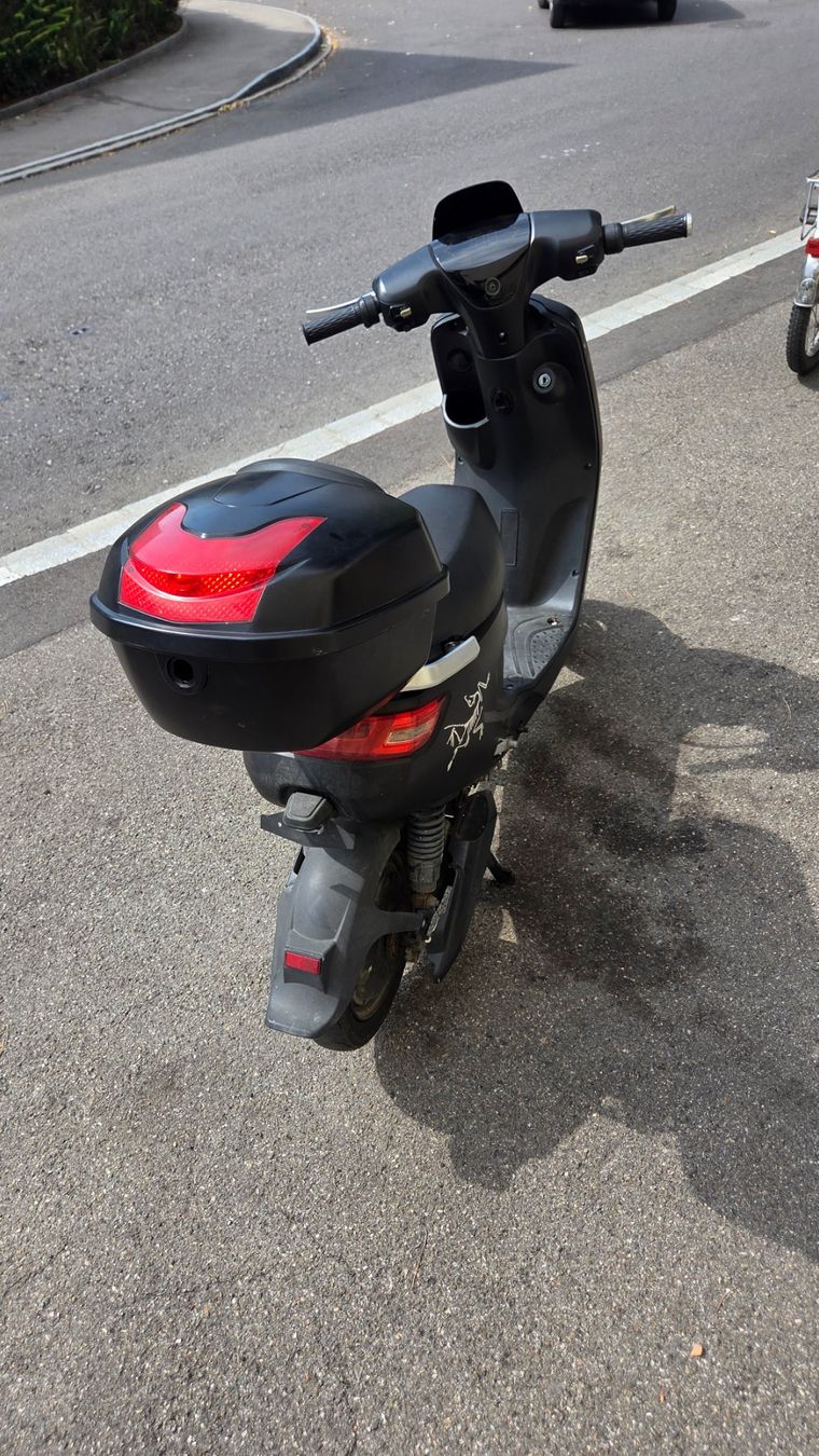Yadea Scooters: Yadea E Roller – D'occasion à Frenkendorf par vladi010 1