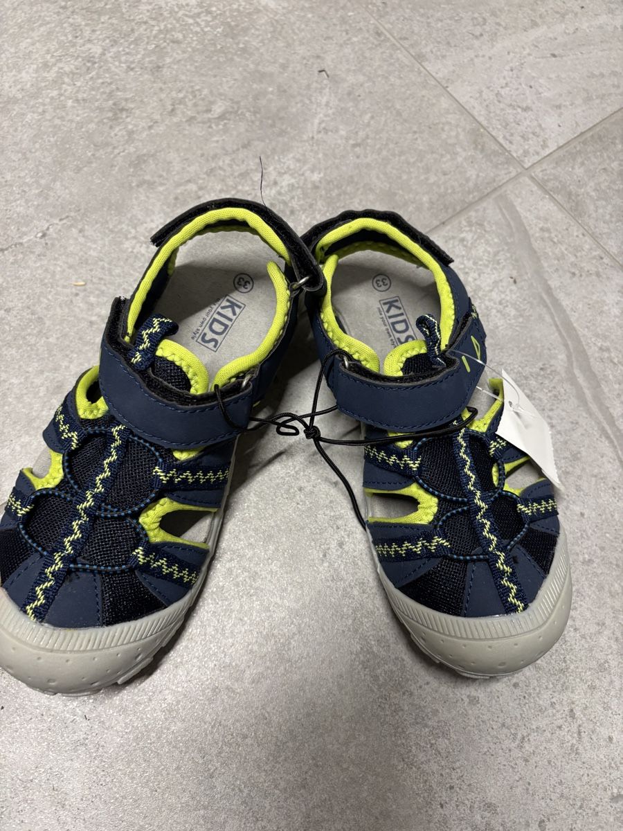Scarpe per ragazzi: Sandales enfant taille 33 neuves – Nuovo (secondo la descrizione) da Salvenach venduto da gwenwywar