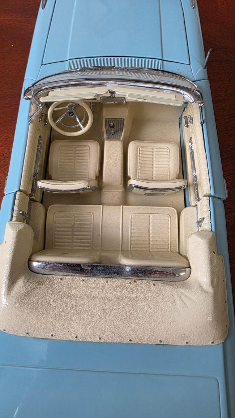 Ford Voitures modèles: Modellauto Cabriolet Oldtimer – hellblau – D'occasion à Ostermundigen par CarmineHome 5