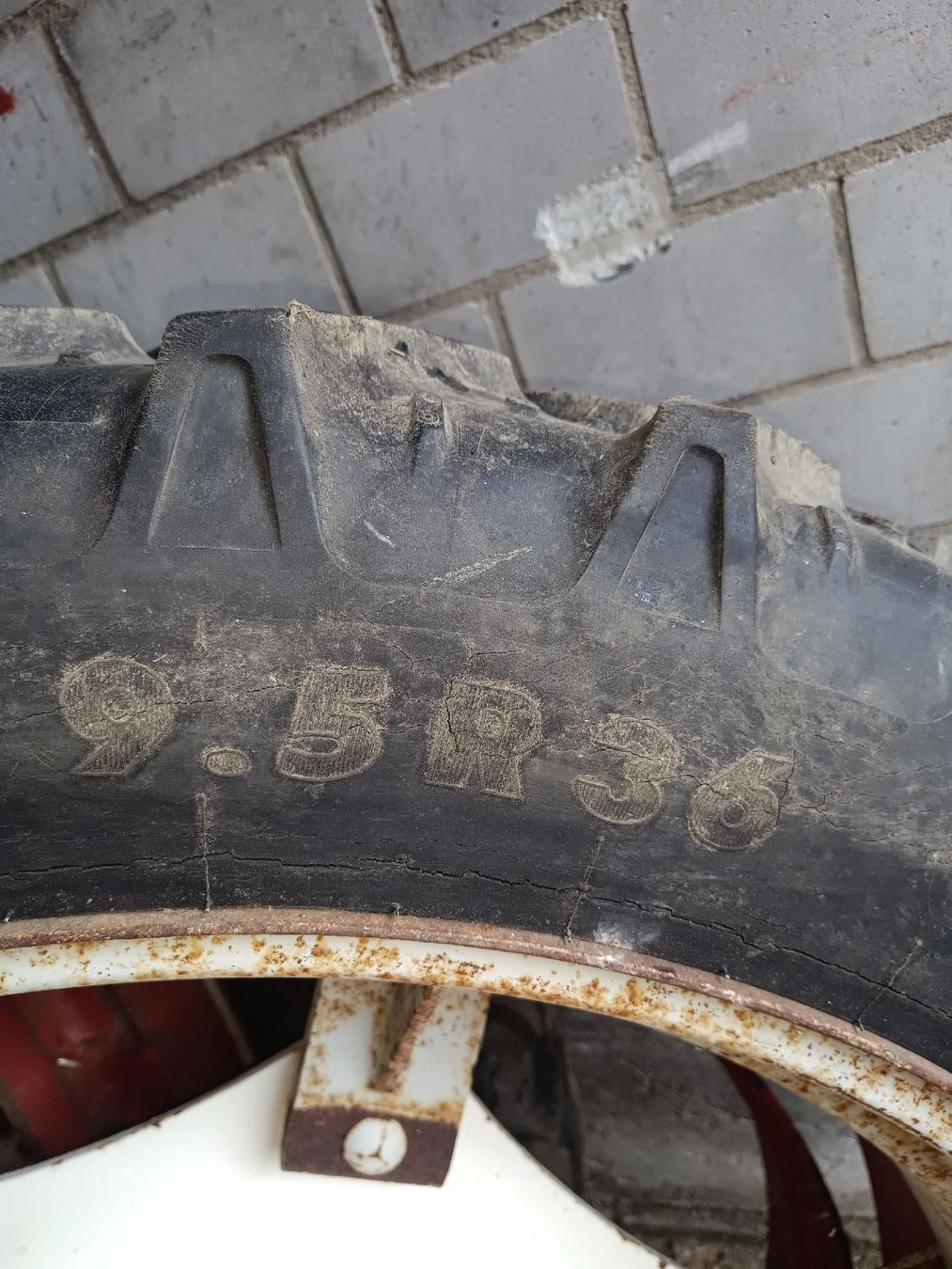 Ford Trattori: Pflegebereifung ford traktor – Usato da Härkingen venduto da dom_5vdg 5