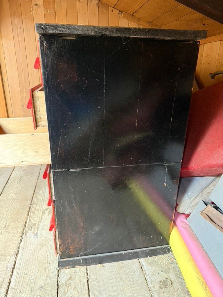 Cassettiere: alter farbiger Schubladenstock. – Usato da Agriswil venduto da Windcheetah 2