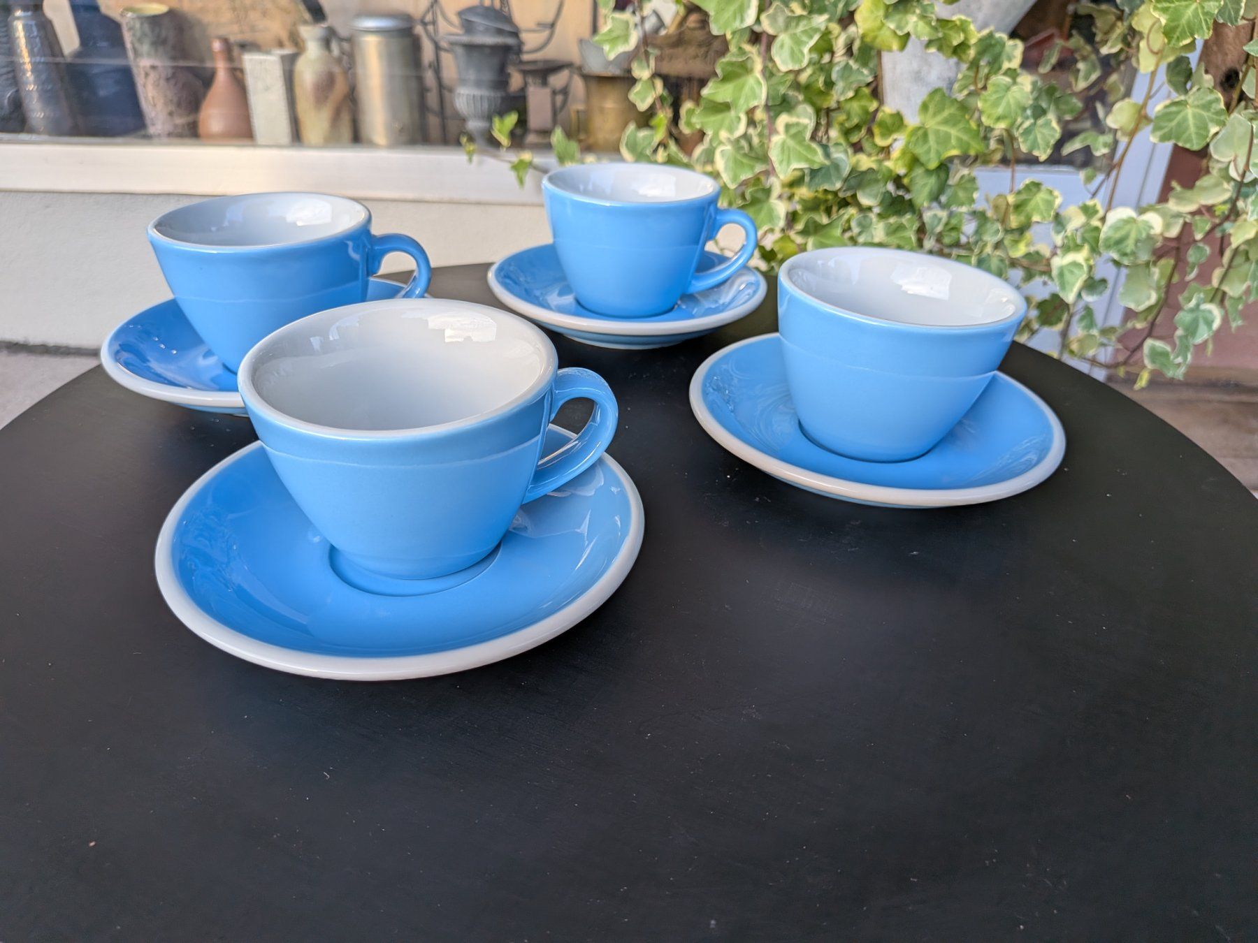 Services de table: 4 Kaffeetassen Acme blau – D'occasion à Emmen par magelan