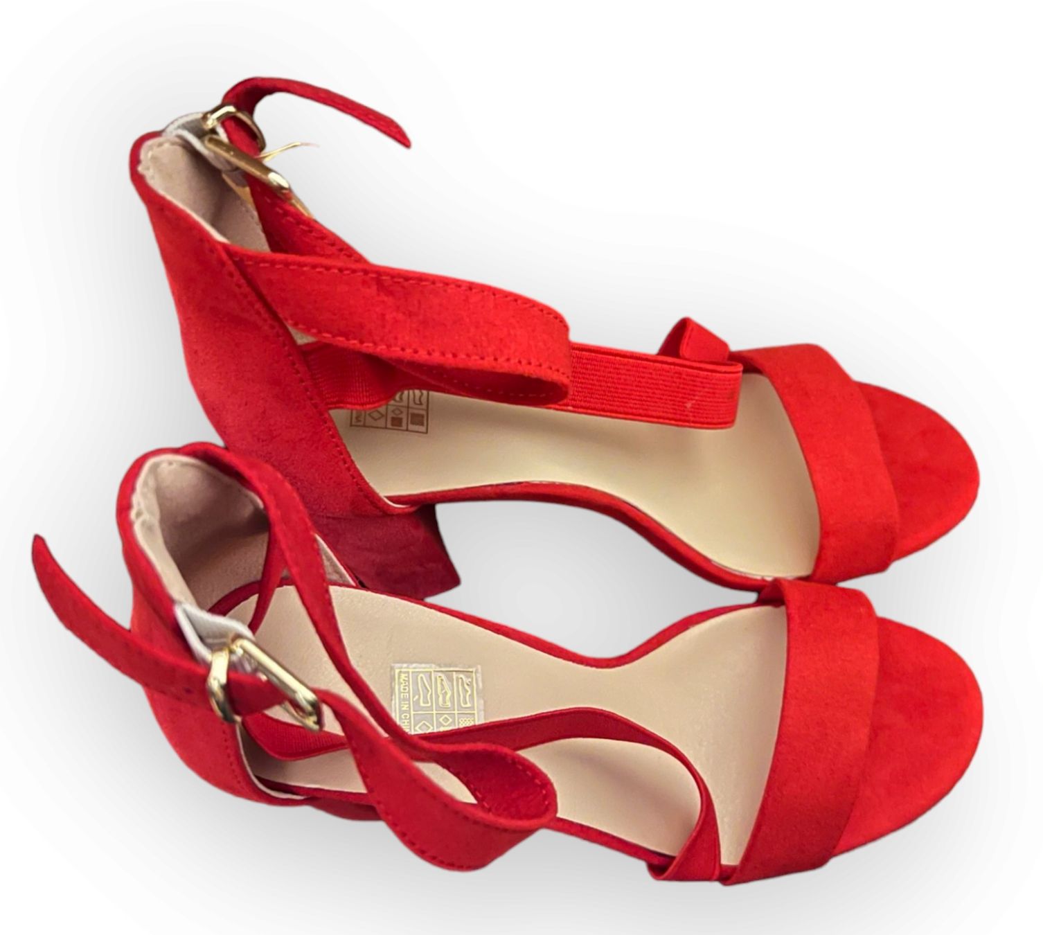 Damenschuhe: Rote Riemchensandaletten (Blockabsatz)Gr. 35 – Neu (gemäss Beschreibung) aus Langenthal von SecondChanceShop 1