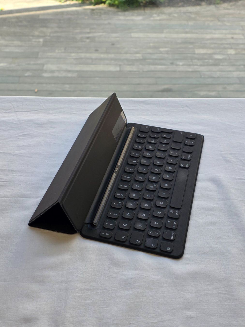 Apple Tastiere: Apple Smart Keyboard Folio – Usato da Zürich venduto da Miscellaneous_