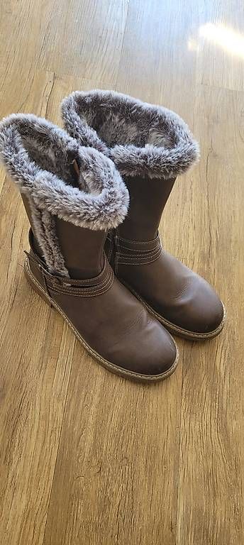 Scarpe per ragazze: Mädchen Stiefel Grösse 37 – Usato da Sempach venduto da pri_9ylm 2