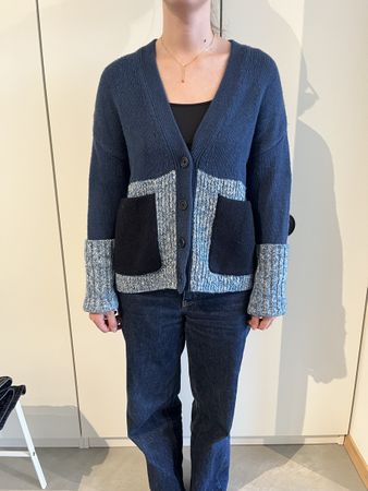 Cos Strickjäckchen