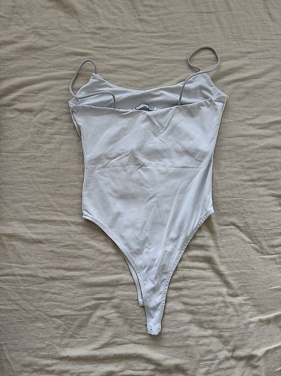Top: Body bianco  – Usato da Vacallo venduto da zoe_227m 2