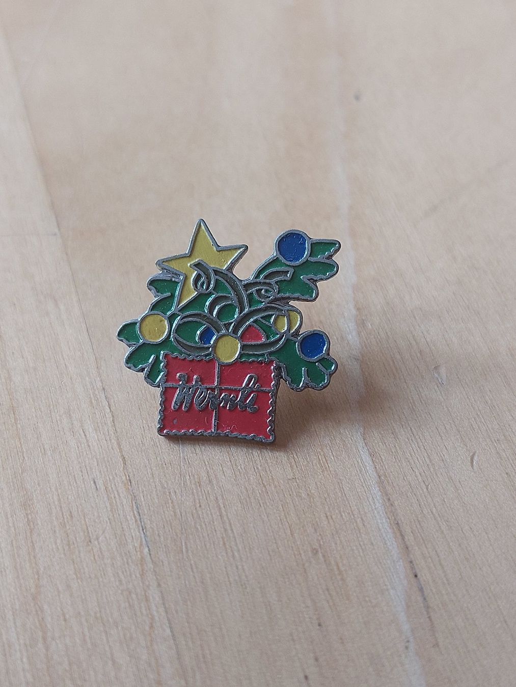 Placchette & Badge: 4 WERNLI - PIN – Usato da Gipf - Oberfrick venduto da Esnoopy 4