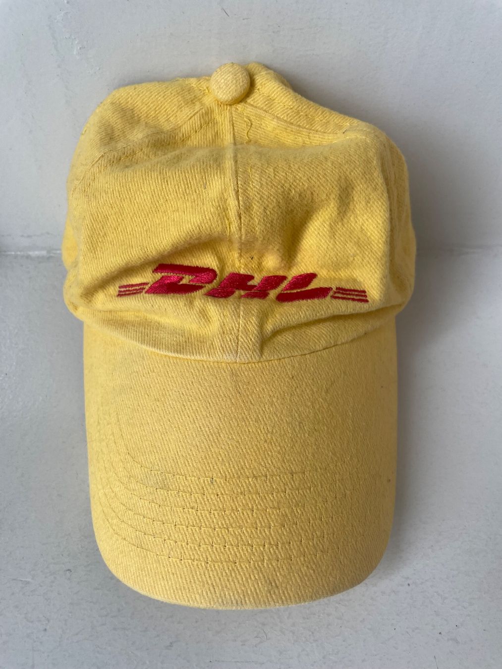 Copricapi, berretti & cappellini: Cappellino Hut DHL – Usato da Minusio venduto da Pink222