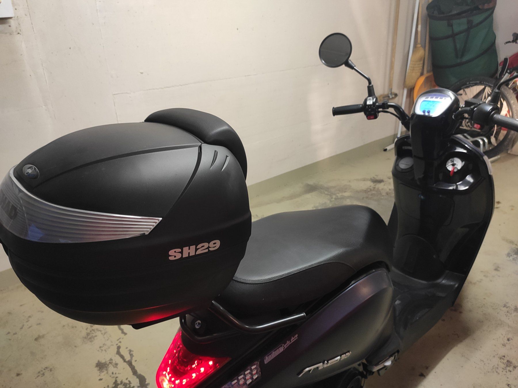 Sym Scooter: Sym Mio 50CC 45km/h – Usato da Gumefens venduto da Plouf1 6