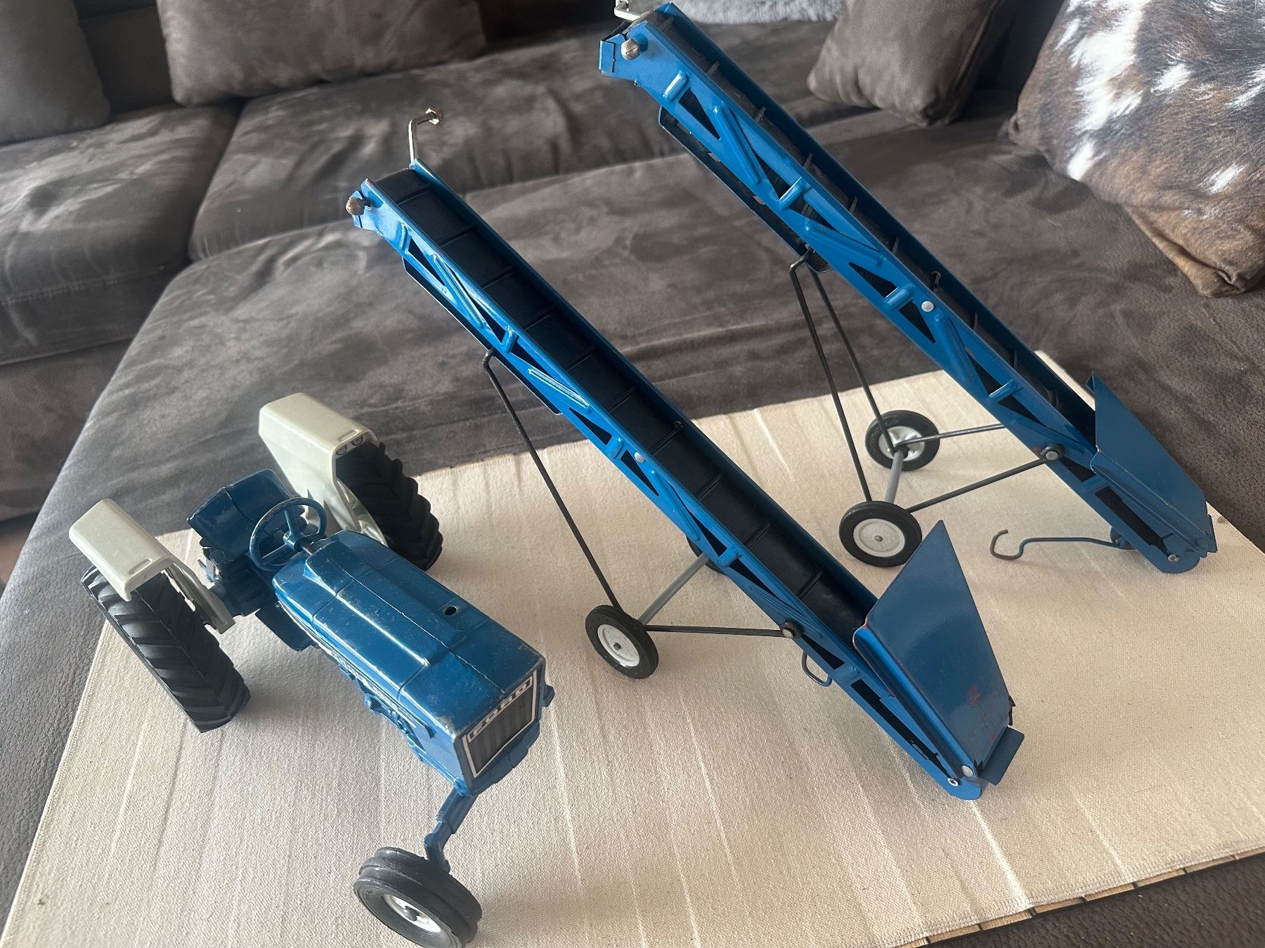Kits de montage: Erteil Modell Traktor – D'occasion à Horriwil par Carrera68