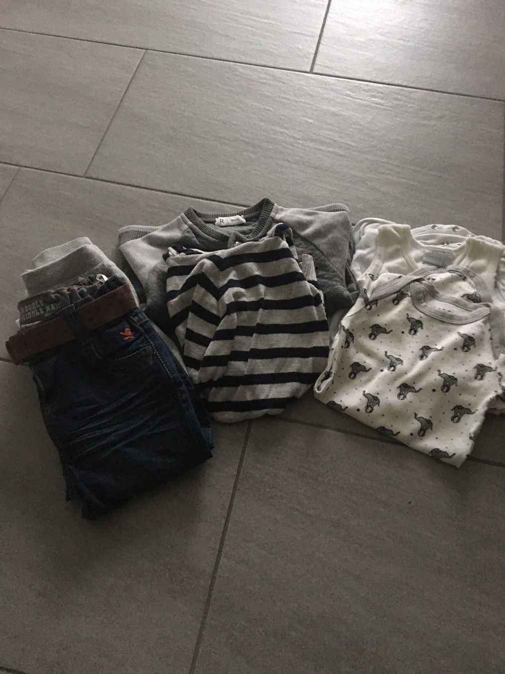 Lotti & Set di vestiti: Kleider Paket Junge Größe 86/92 – Usato da Adliswil venduto da rossoelmare 2