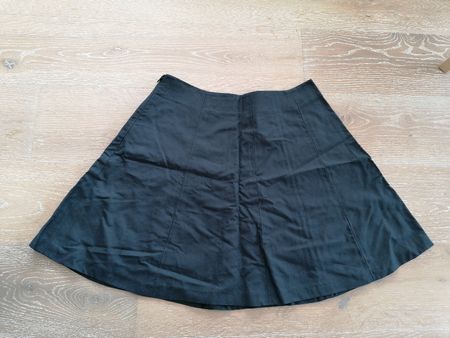 Schwarzer Mini Rock, Grösse S, perfekt für den Sommer!