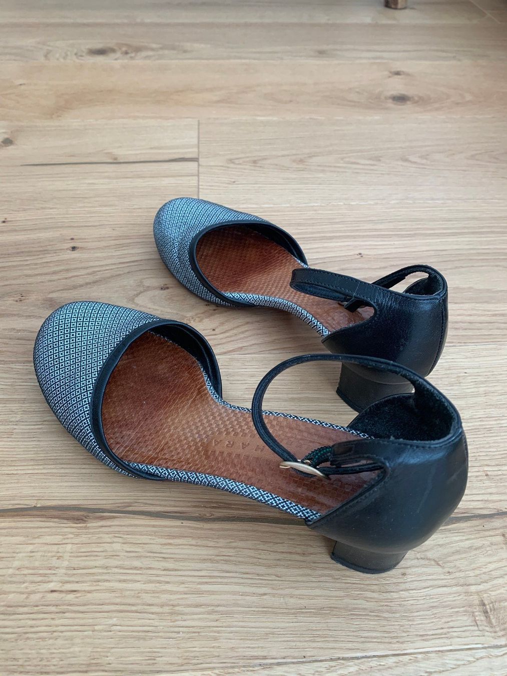 Chie Mihara Scarpe da donna: Chie Mihara Pumps Gr. 38 – Usato da Thun venduto da Crown7 2