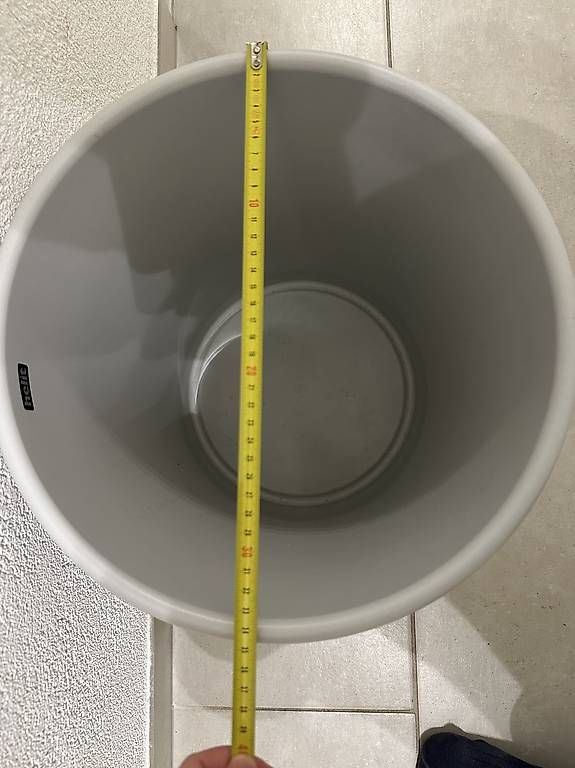 Cestini per rifiuti: Corbeille de bureau – Usato da Longirod venduto da Fabricelli 1