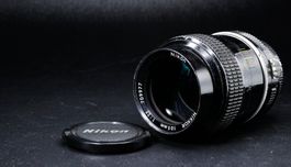 Nikon Nikkor 105mm f/2.5